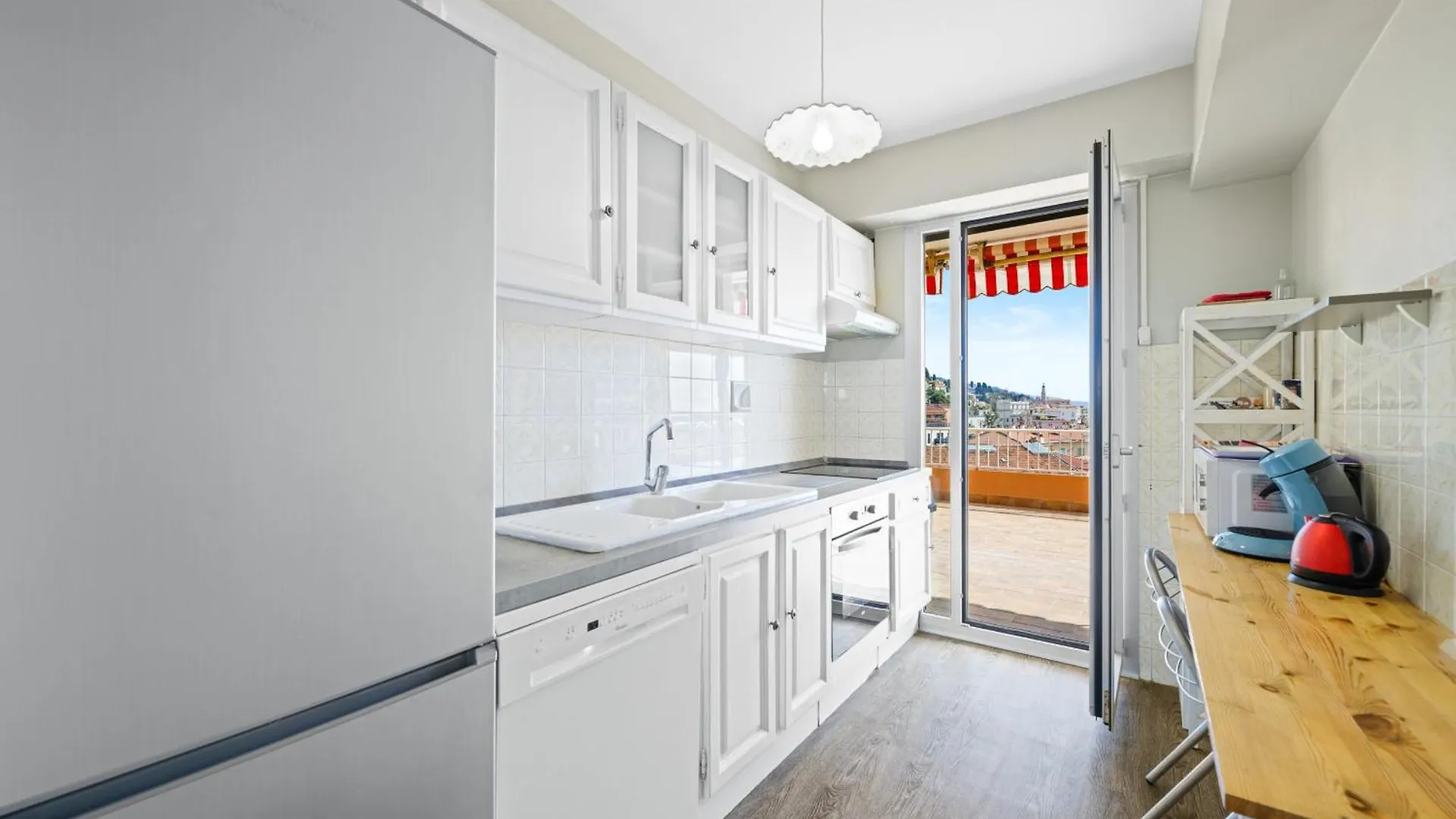 Appartement 'L'Alicante Proche' Gare, Terrasse, Vue Mer Menton Frankrijk
