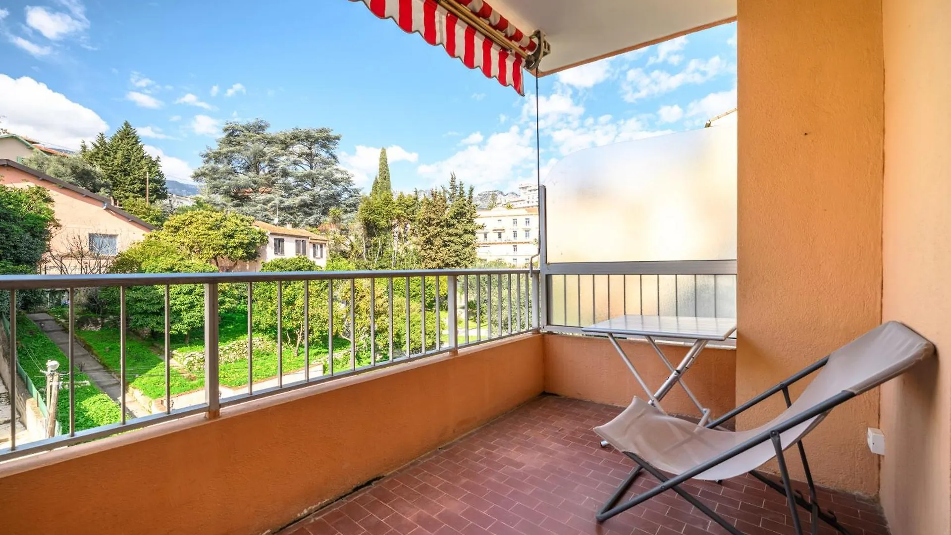 Apartment 'L'Alicante Proche' Gare, Terrasse, Vue Mer Menton Frankreich