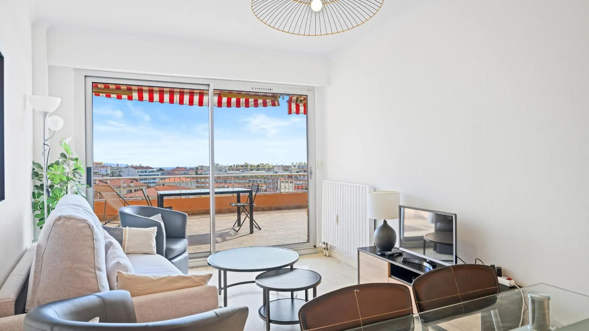 Apartment 'L'Alicante Proche' Gare, Terrasse, Vue Mer Menton